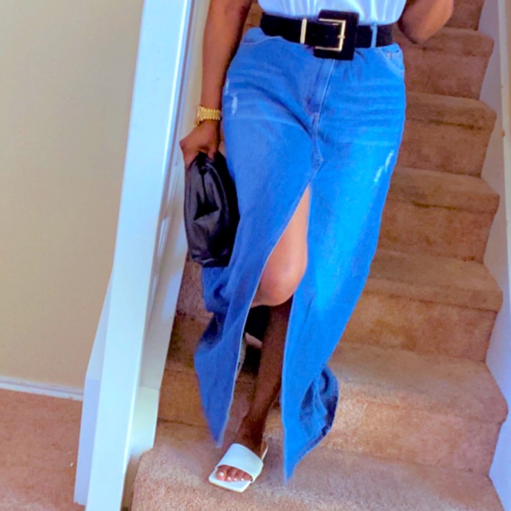 Jean skirt with slit